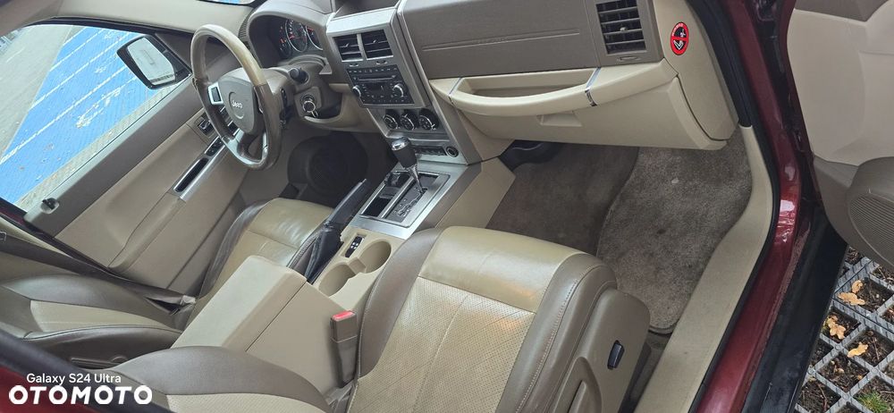 Jeep Cherokee - 16
