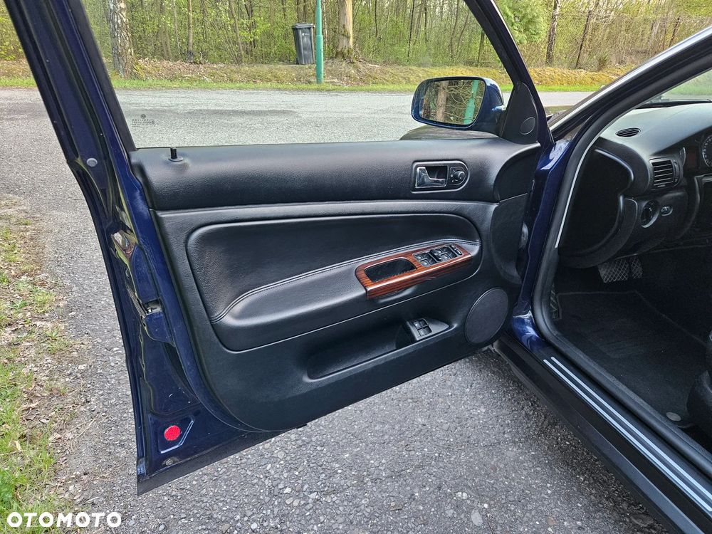 Volkswagen Passat 1.9 TDI Highline Tiptr - 9