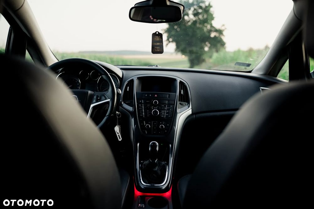 Opel Astra 1.4 T Cosmo - 19
