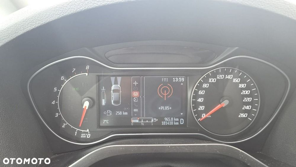 Ford S-Max - 11