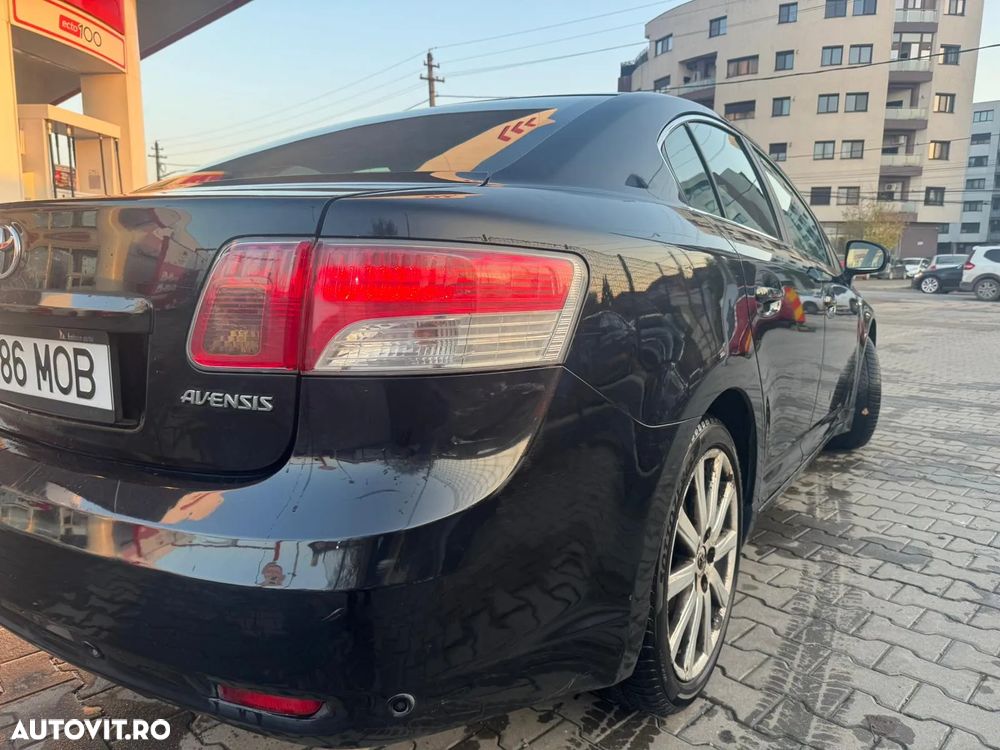 Toyota Avensis 2.2 D-CAT Luxury - 11