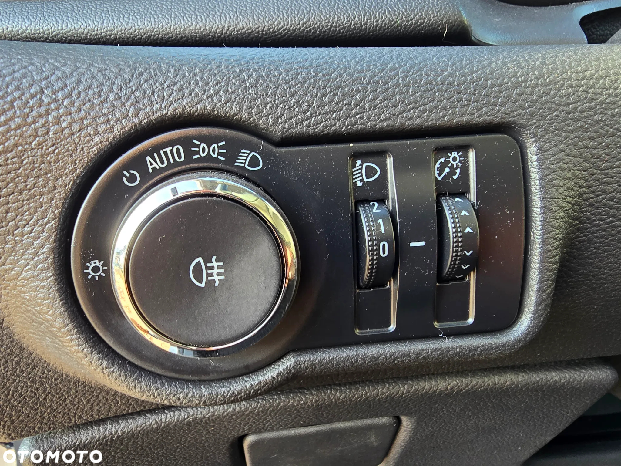 Opel Astra 1.4 Turbo Design Edition - 34