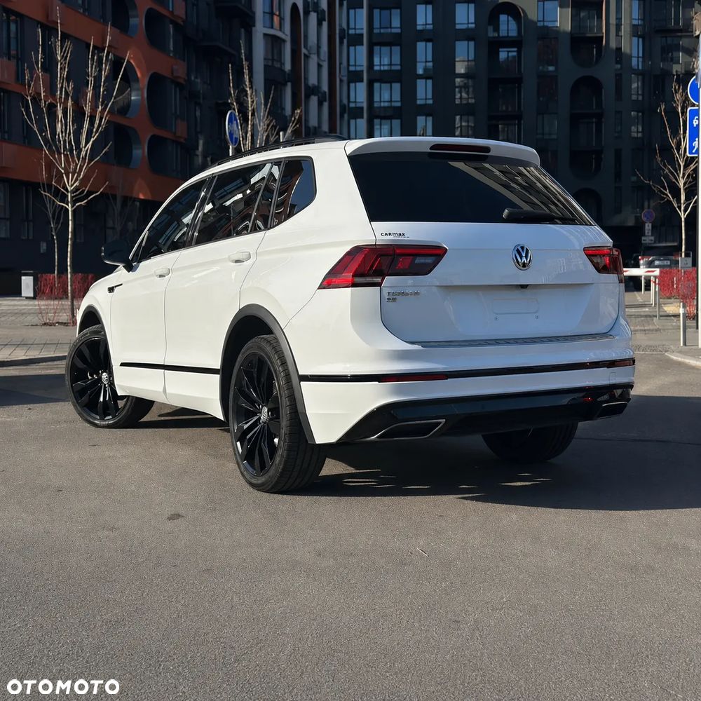 Volkswagen Tiguan - 12