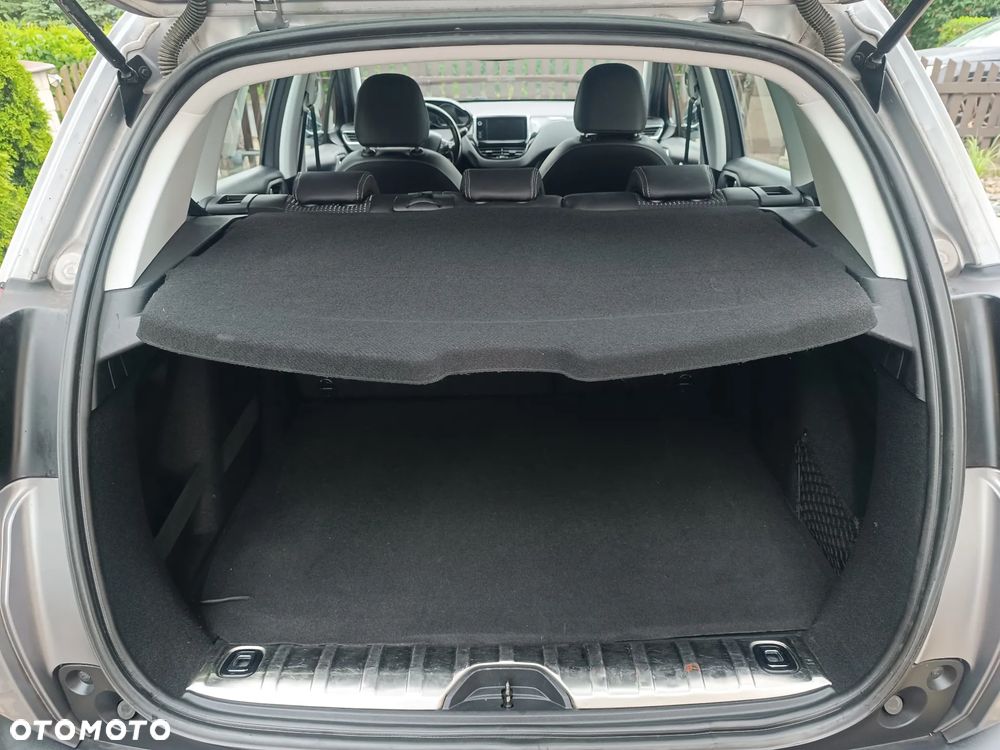 Peugeot 2008 1.6 BlueHDi Allure - 11