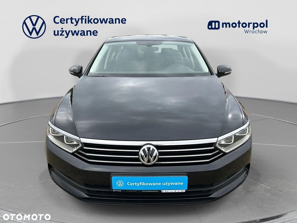 Volkswagen Passat 2.0 TDI SCR Trendline - 12