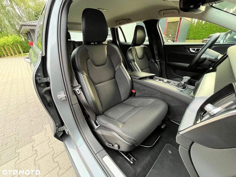 Volvo V60 D4 Momentum Pro - 14