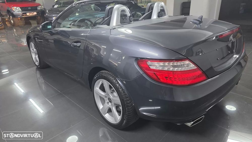 Mercedes-Benz SLK 250 (BlueEFFICIENCY) 7G-TRONIC - 35