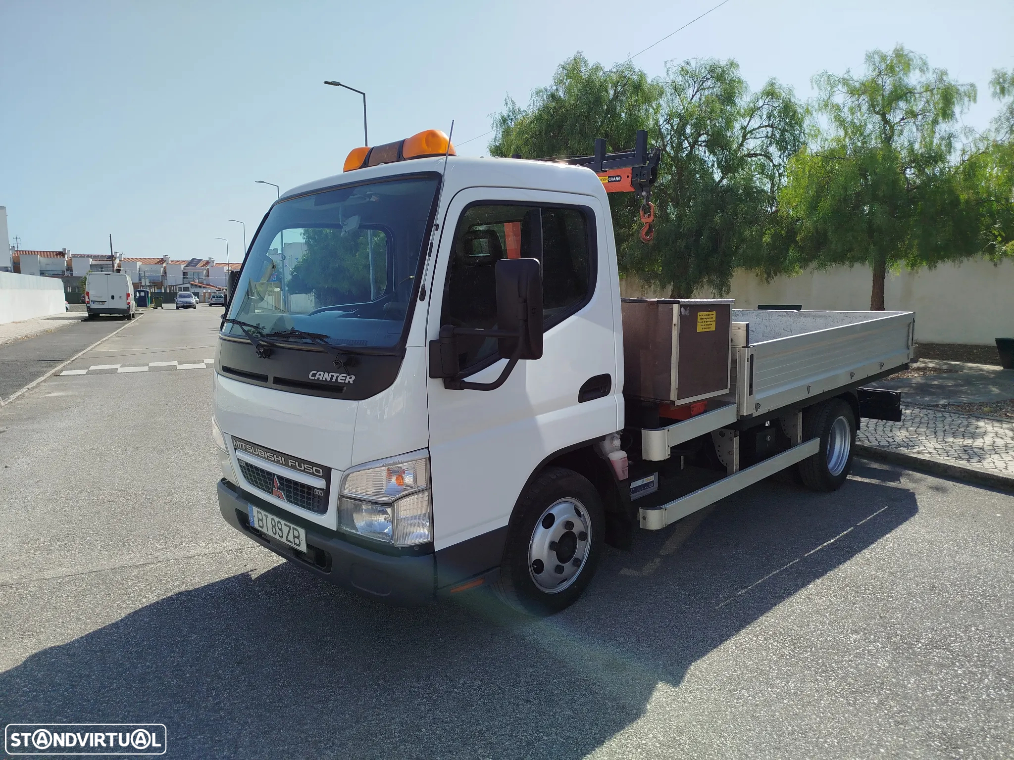 Mitsubishi Canter Fuso Grua - 2