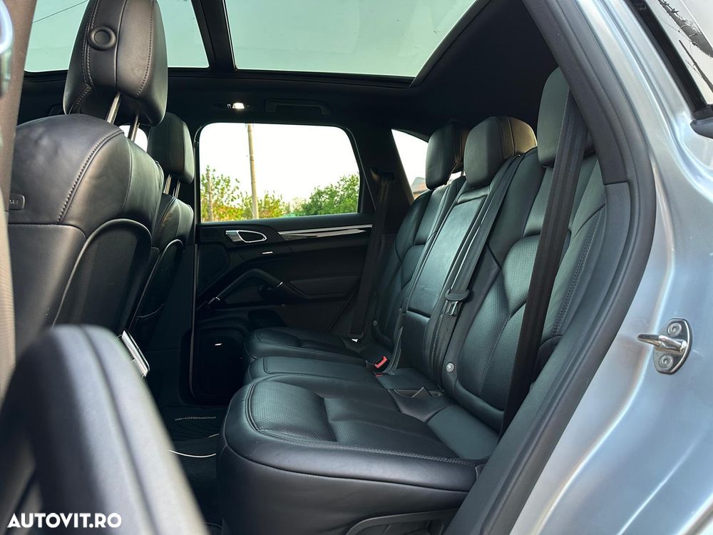 Porsche Cayenne - 9