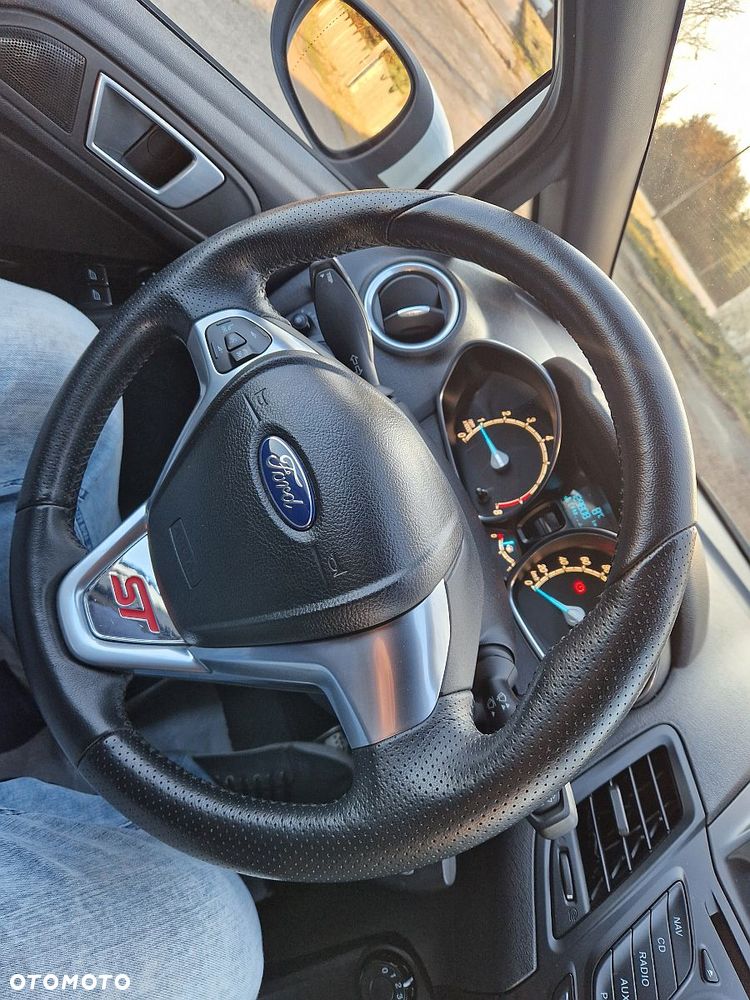Ford Fiesta 1.0 EcoBoost S&S ST-LINE - 22