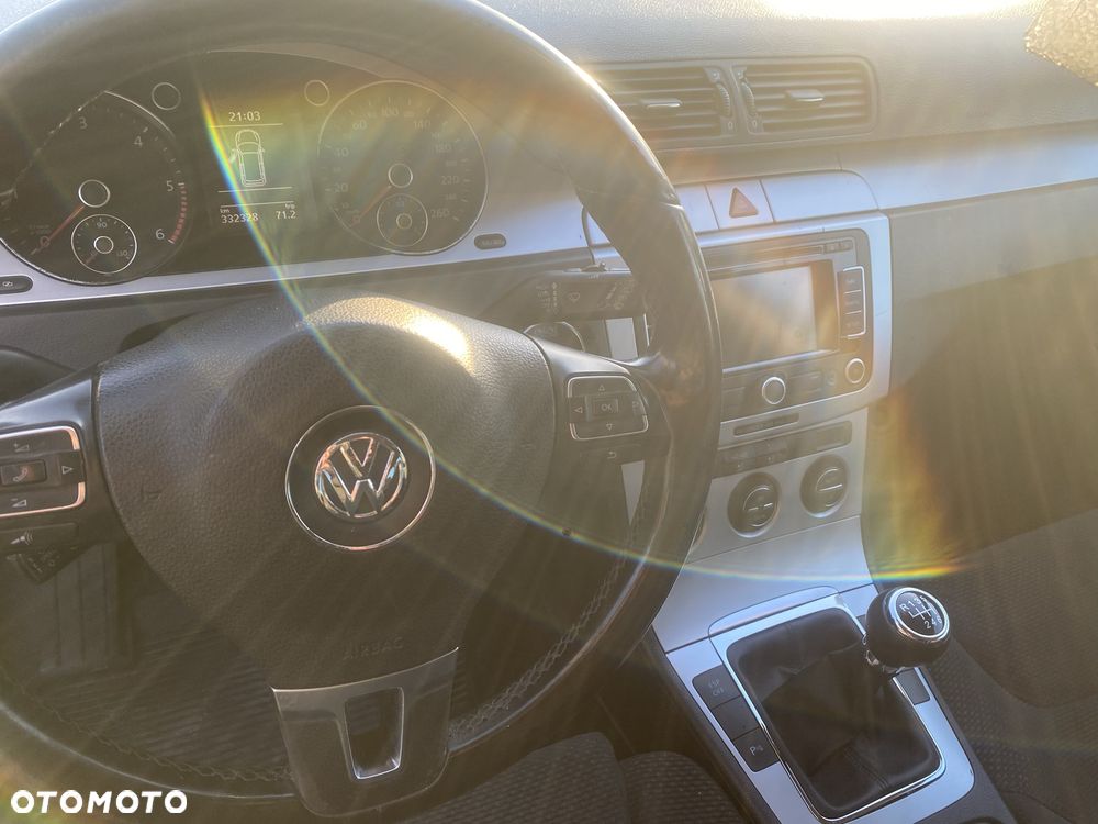 Volkswagen Passat - 6