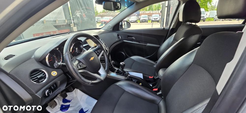 Chevrolet Cruze 1.8 LTZ - 29