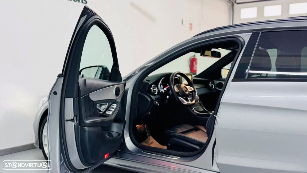 Mercedes-Benz C 300 h AMG Line - 23