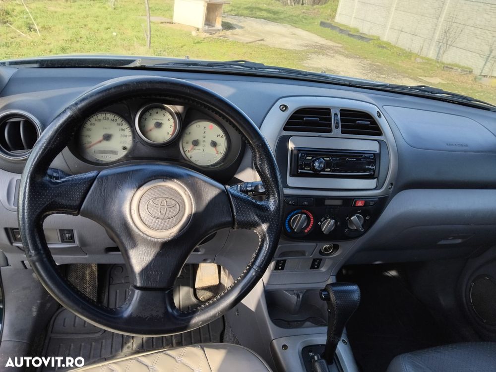 Toyota RAV4 2.0 Aut Sol - 2