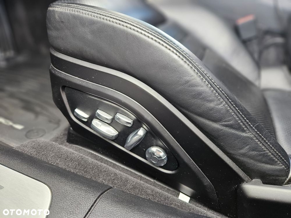 Porsche Panamera 4S - 22