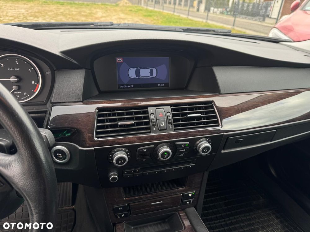 BMW Seria 5 520d Edition Exclusive - 9