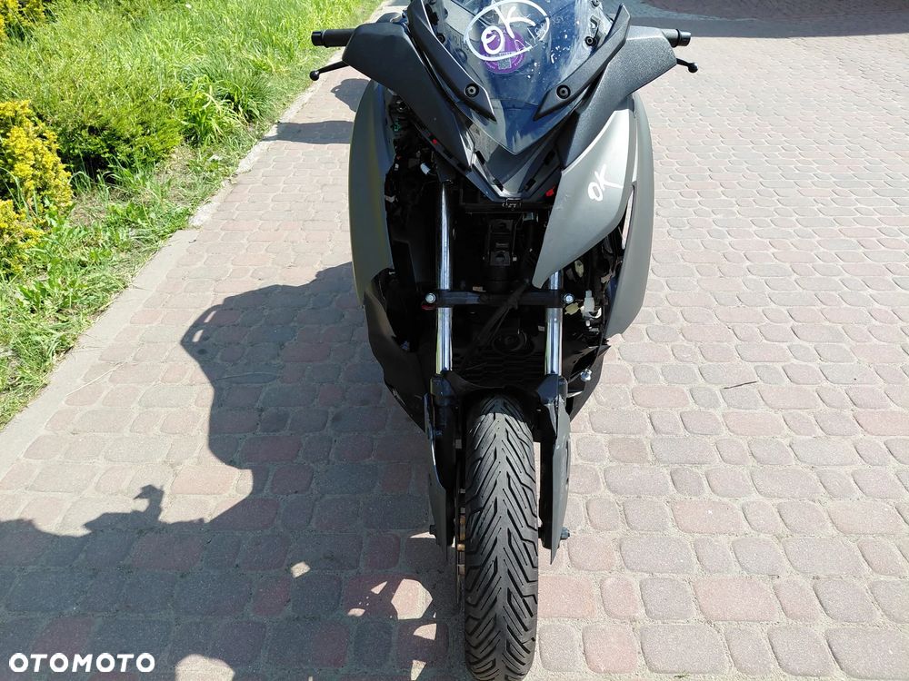 Yamaha X-max - 8