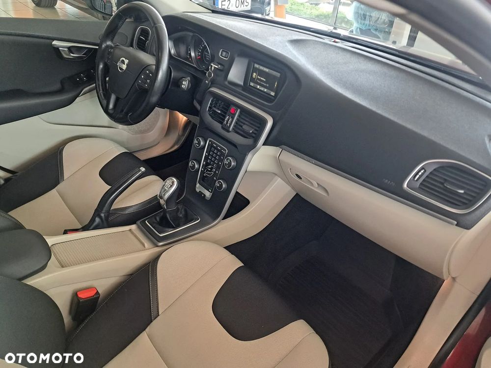 Volvo V40 T4 Kinetic - 11