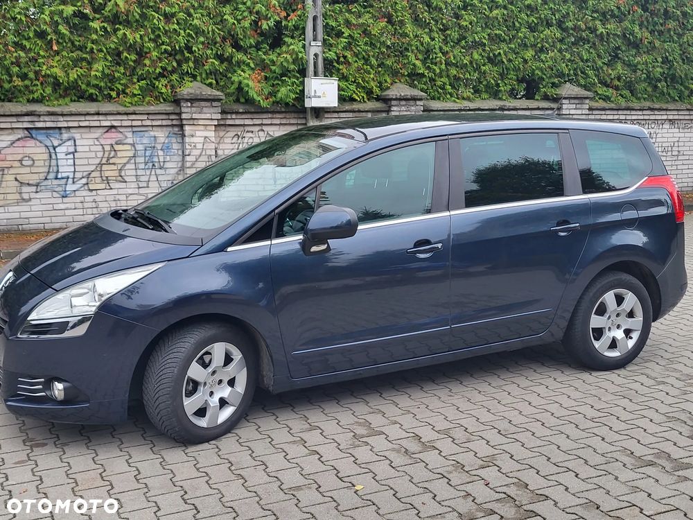 Peugeot 5008 2012 photo 4