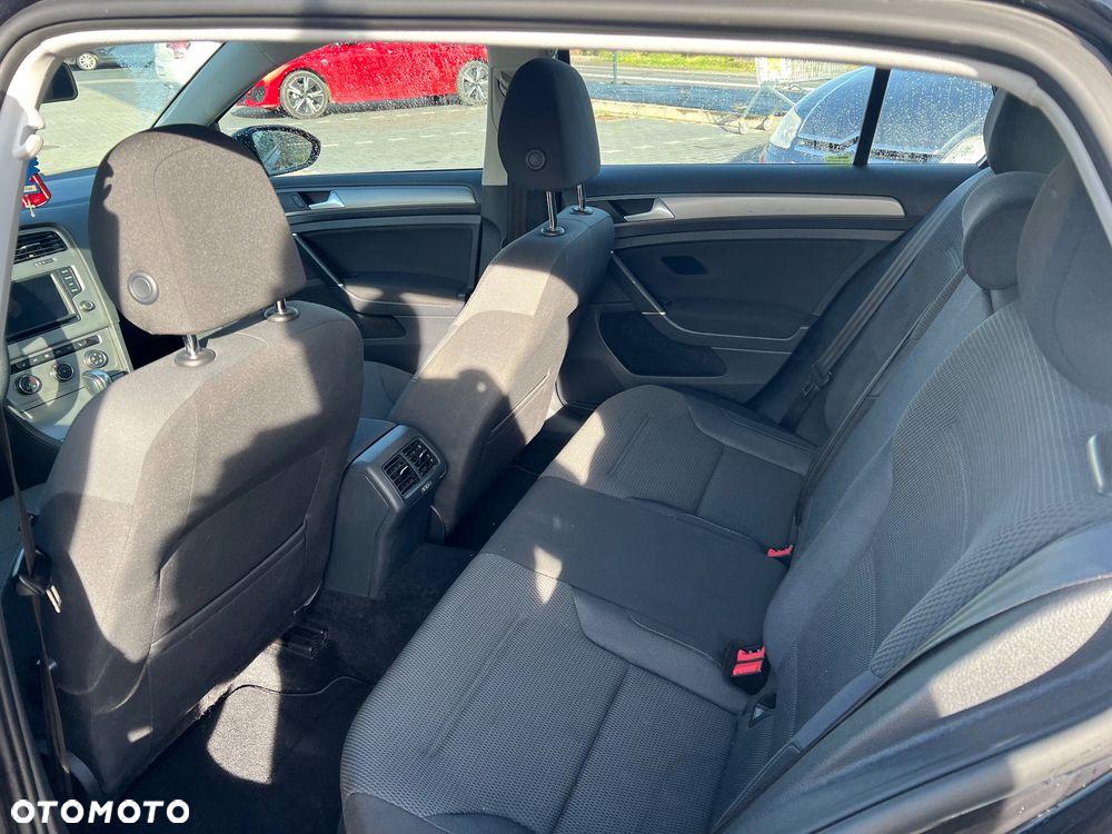 Volkswagen Golf - 12