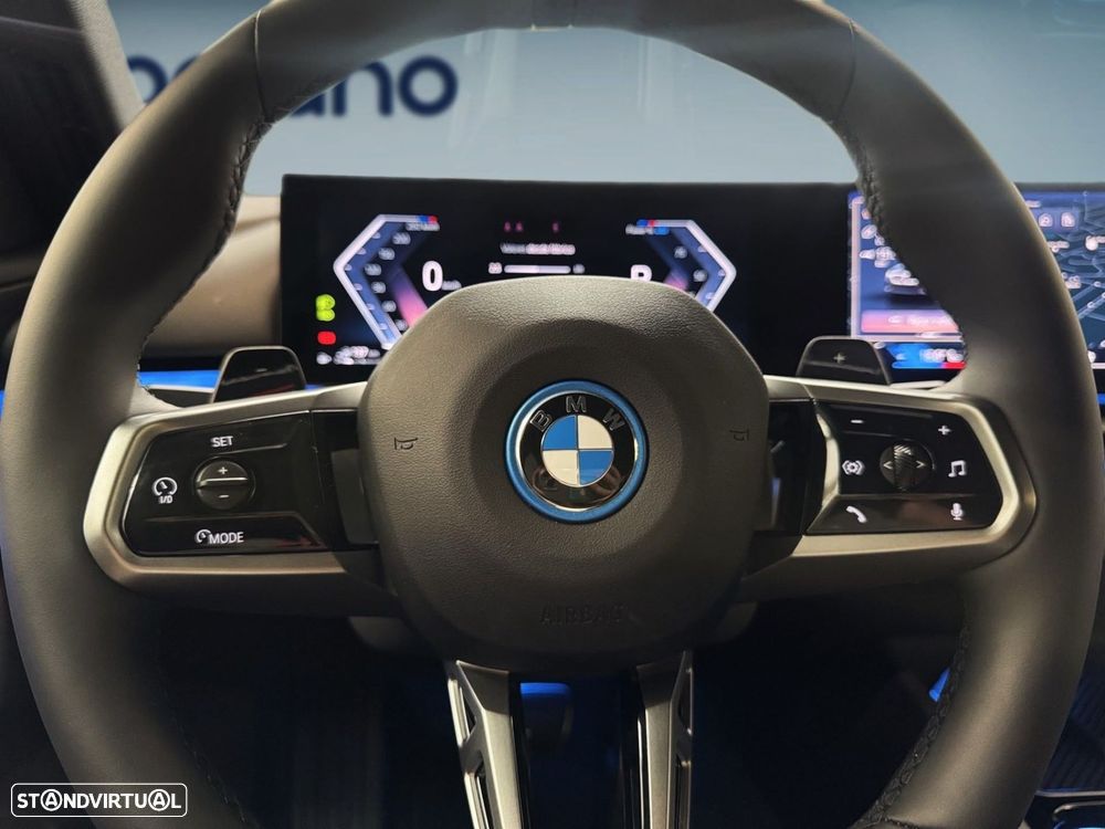 BMW 530 e Pack Desportivo M - 12