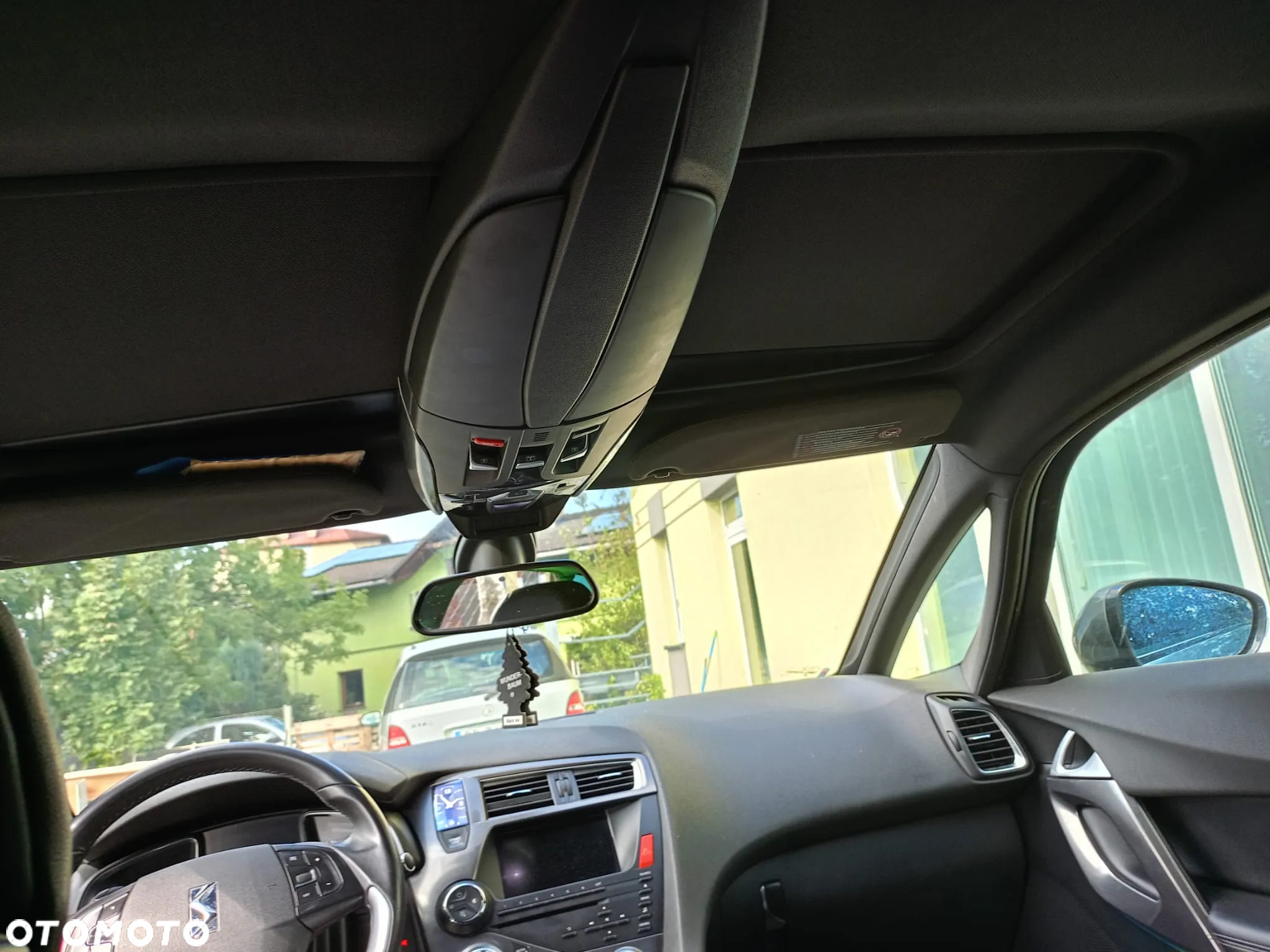 Citroën DS5 e-HDi 115 EGS6 SoChic - 14