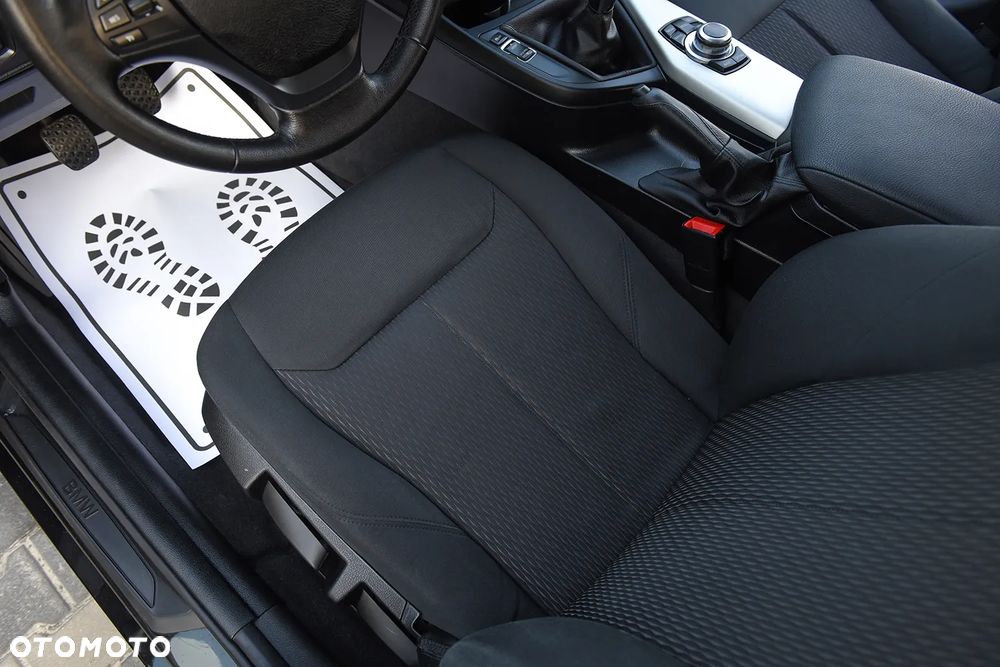 BMW Seria 1 116i - 31