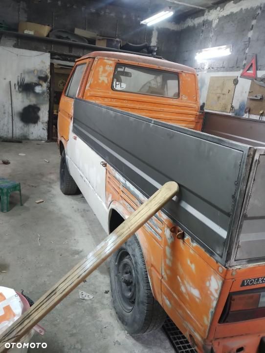 Volkswagen Transporter - 2