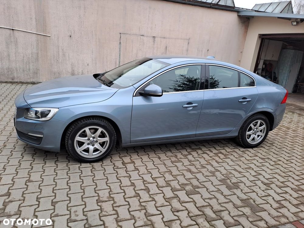 Volvo S60 D3 Drive-E Momentum - 3