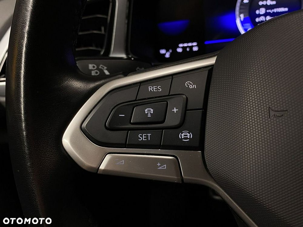Volkswagen T-Roc - 23