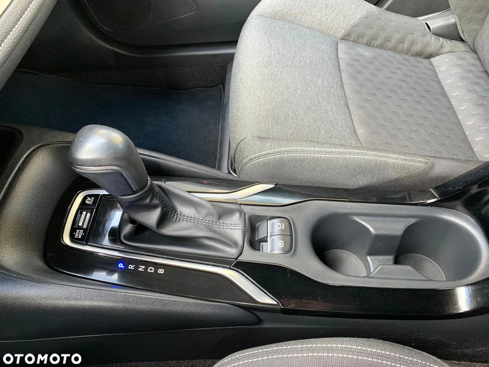 Toyota Corolla 1.8 Hybrid Comfort - 21