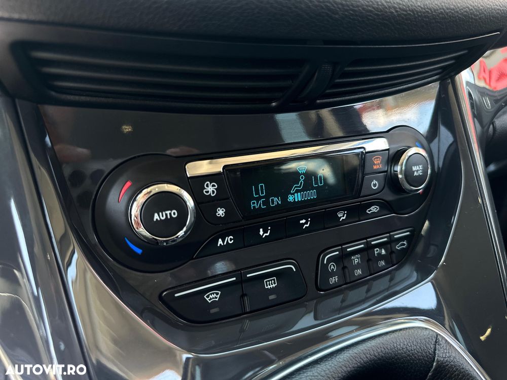 Ford Kuga 1.6 EcoBoost 2x4 Titanium - 11