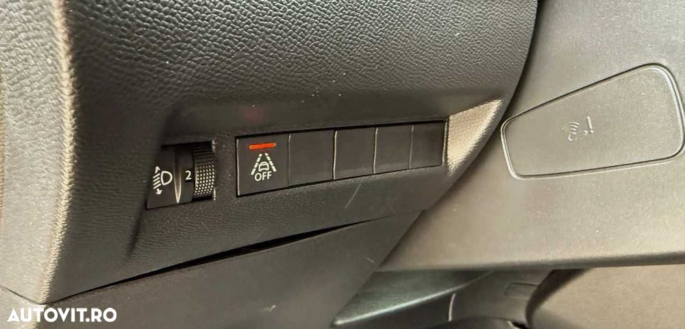 Peugeot 2008 1.5 BlueHDI 130 S&S EAT8 Allure - 22