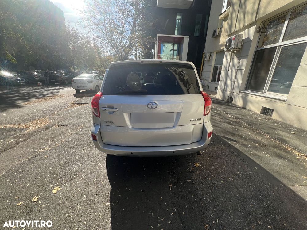 Toyota RAV4 - 3