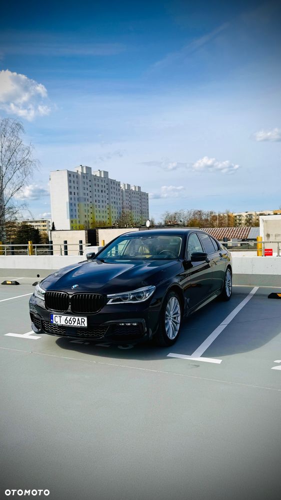 BMW Seria 7 750i xDrive - 9