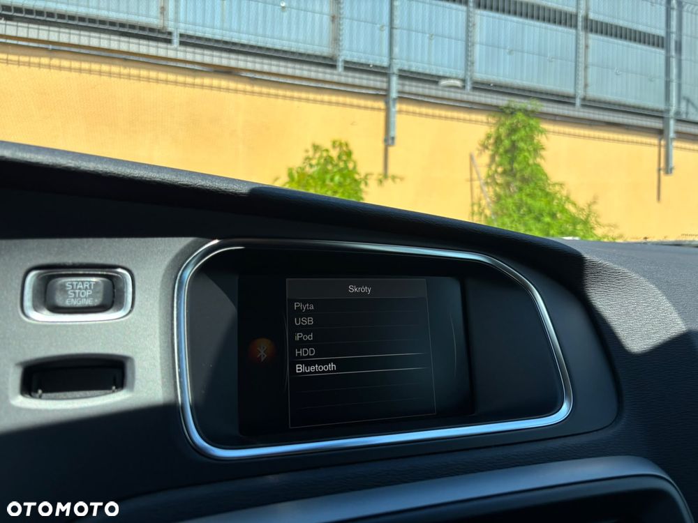 Volvo V40 T2 Drive-E Momentum - 25