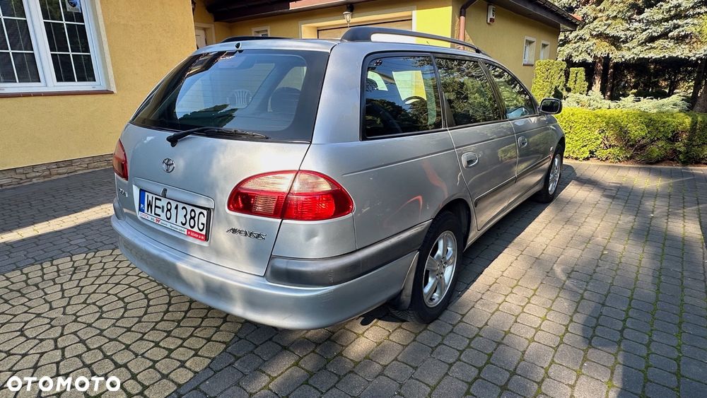 Toyota Avensis 2.0 VVT-i Sol - 5