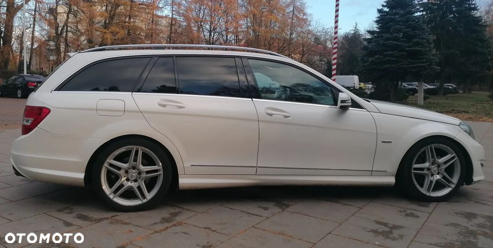 Mercedes-Benz Klasa C 350 CDI DPF 4Matic 7G-TRONIC BlueEFFICIENCY Special Edition - 8