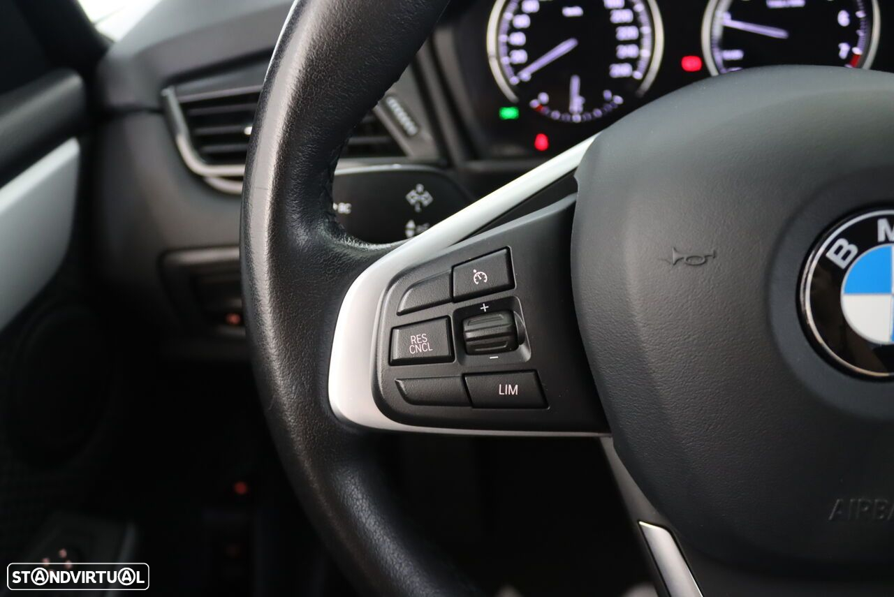 BMW 225xe Active Tourer - 11