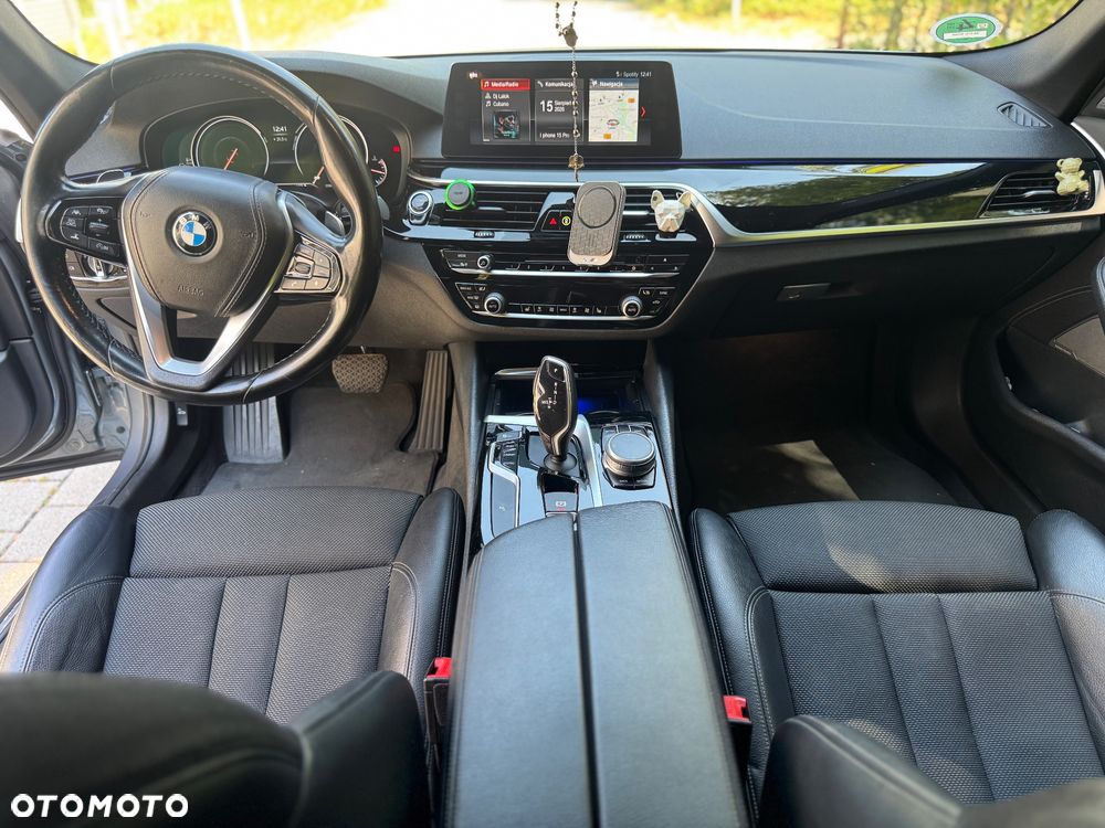 BMW Seria 5 520d Sport Line - 10