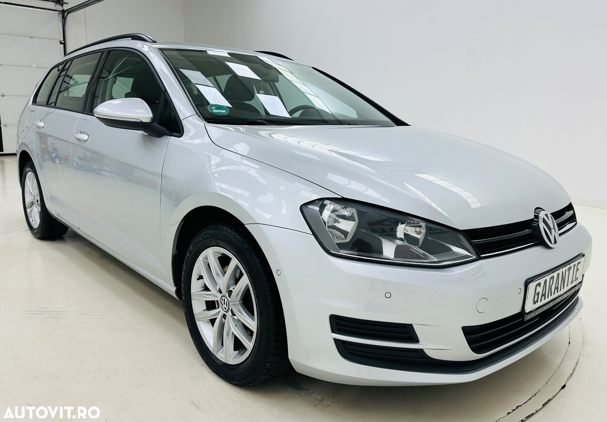 Volkswagen Golf 1.6 TDI BlueMotion Technology Comfortline - 2