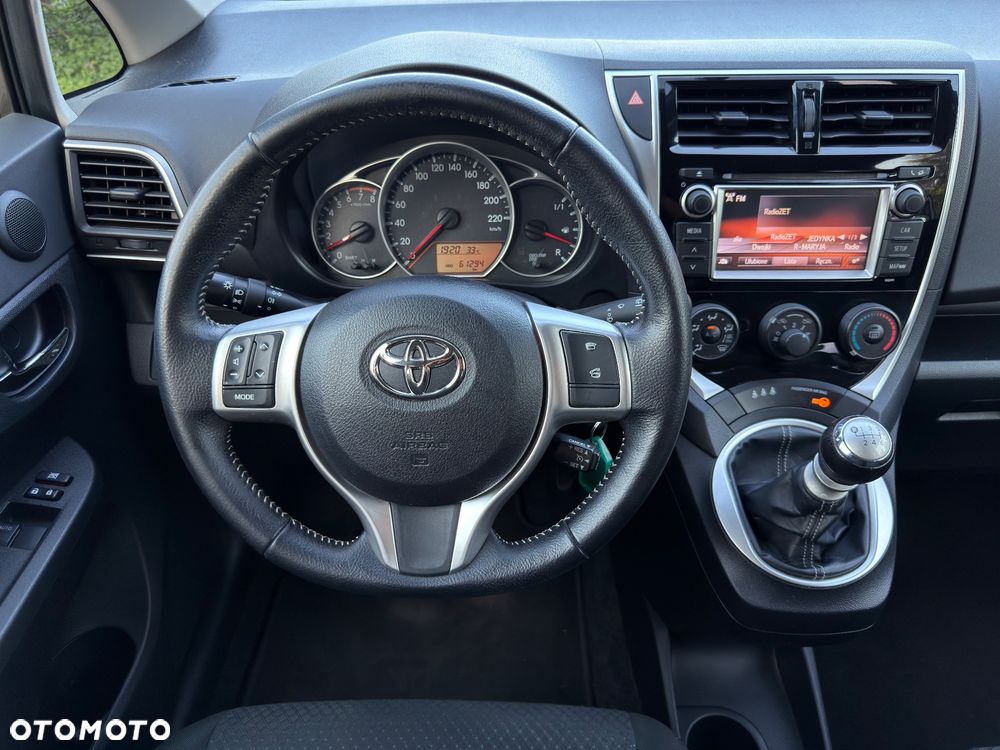 Toyota Verso S 1.33 Premium - 16