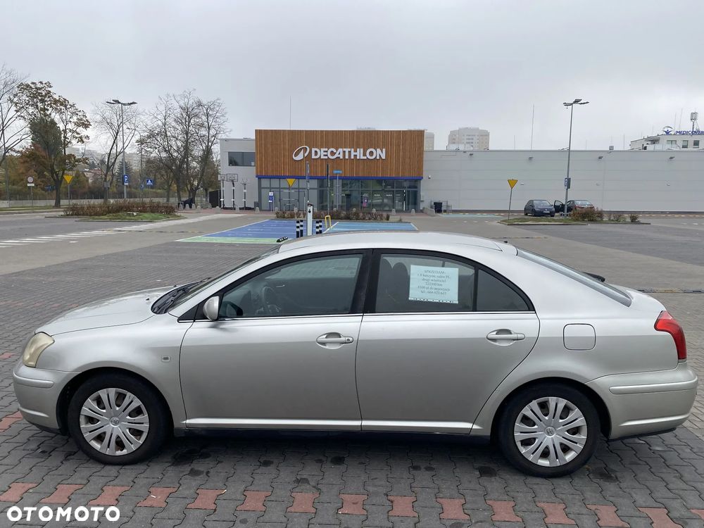 Toyota Avensis 1.8 VVT-i Sol - 11