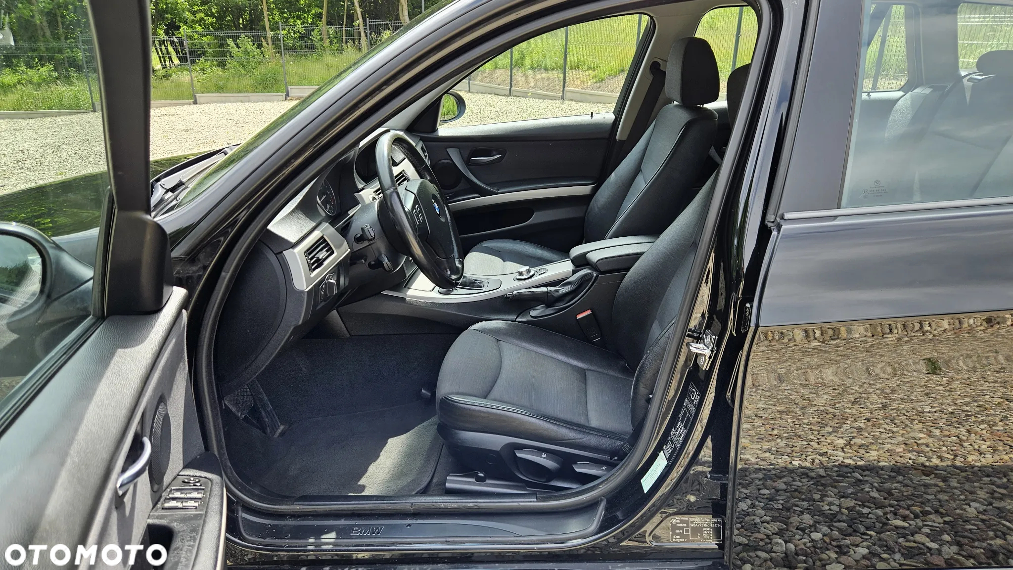 BMW Seria 3 318i Touring - 24