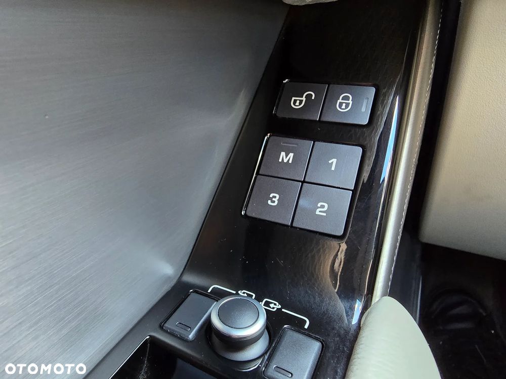 Land Rover Range Rover Velar 2.0 SD4 R-Dynamic SE - 38