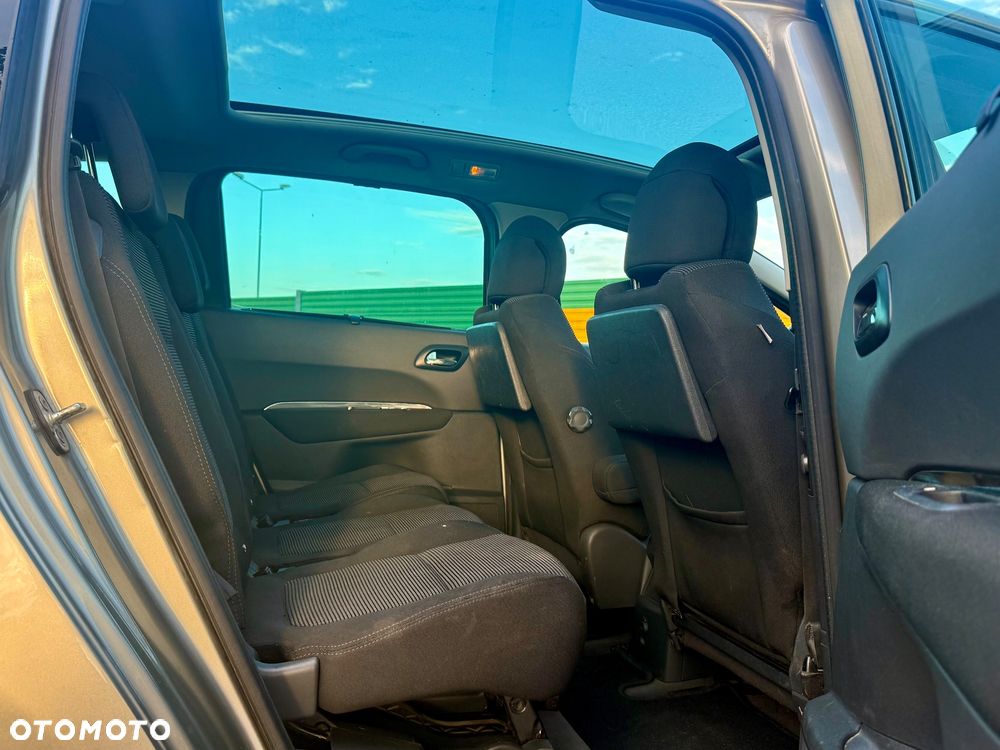 Peugeot 5008 1.6 HDi Premium - 16