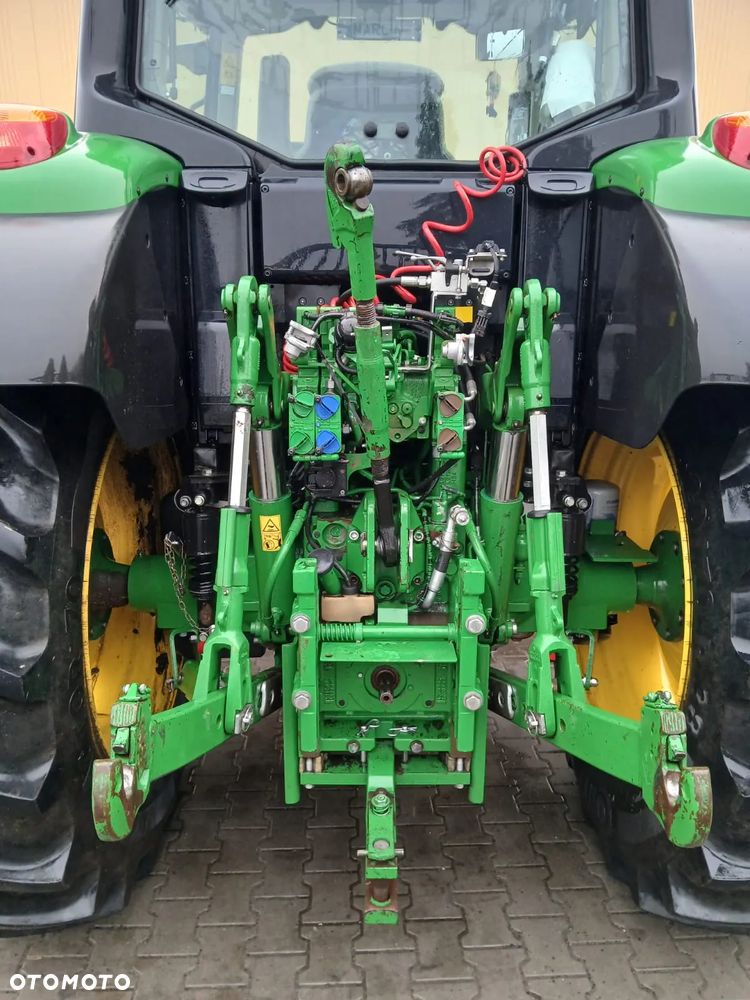 John Deere 6120M - 6