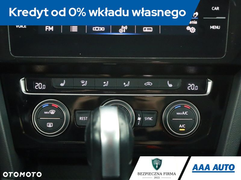 Volkswagen Passat - 13