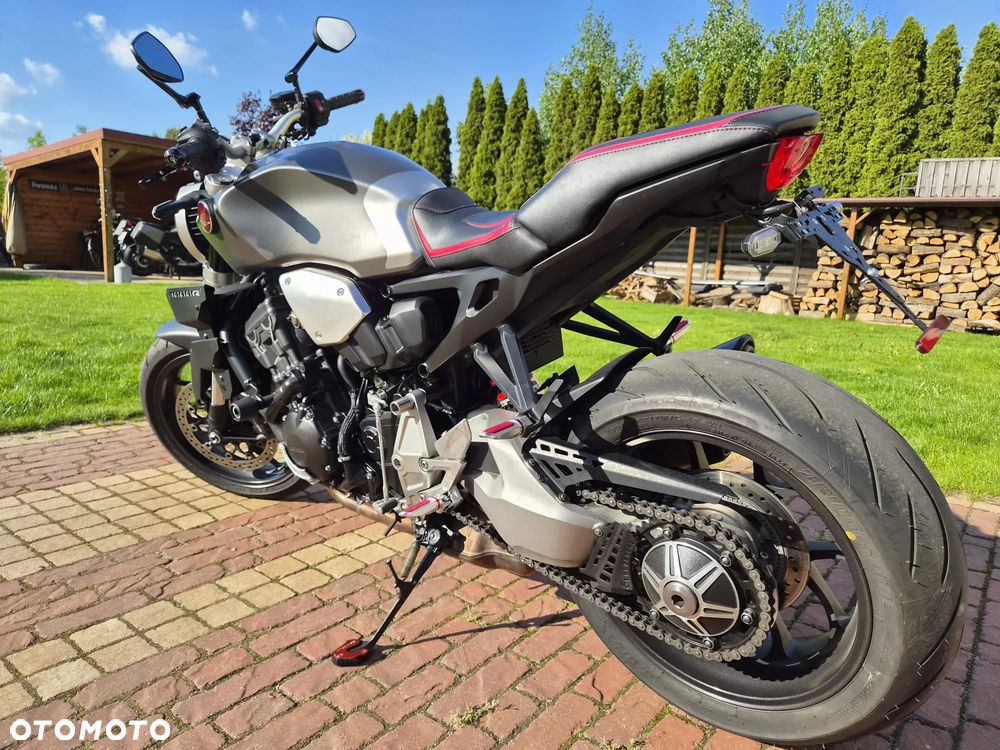 Honda CB - 2