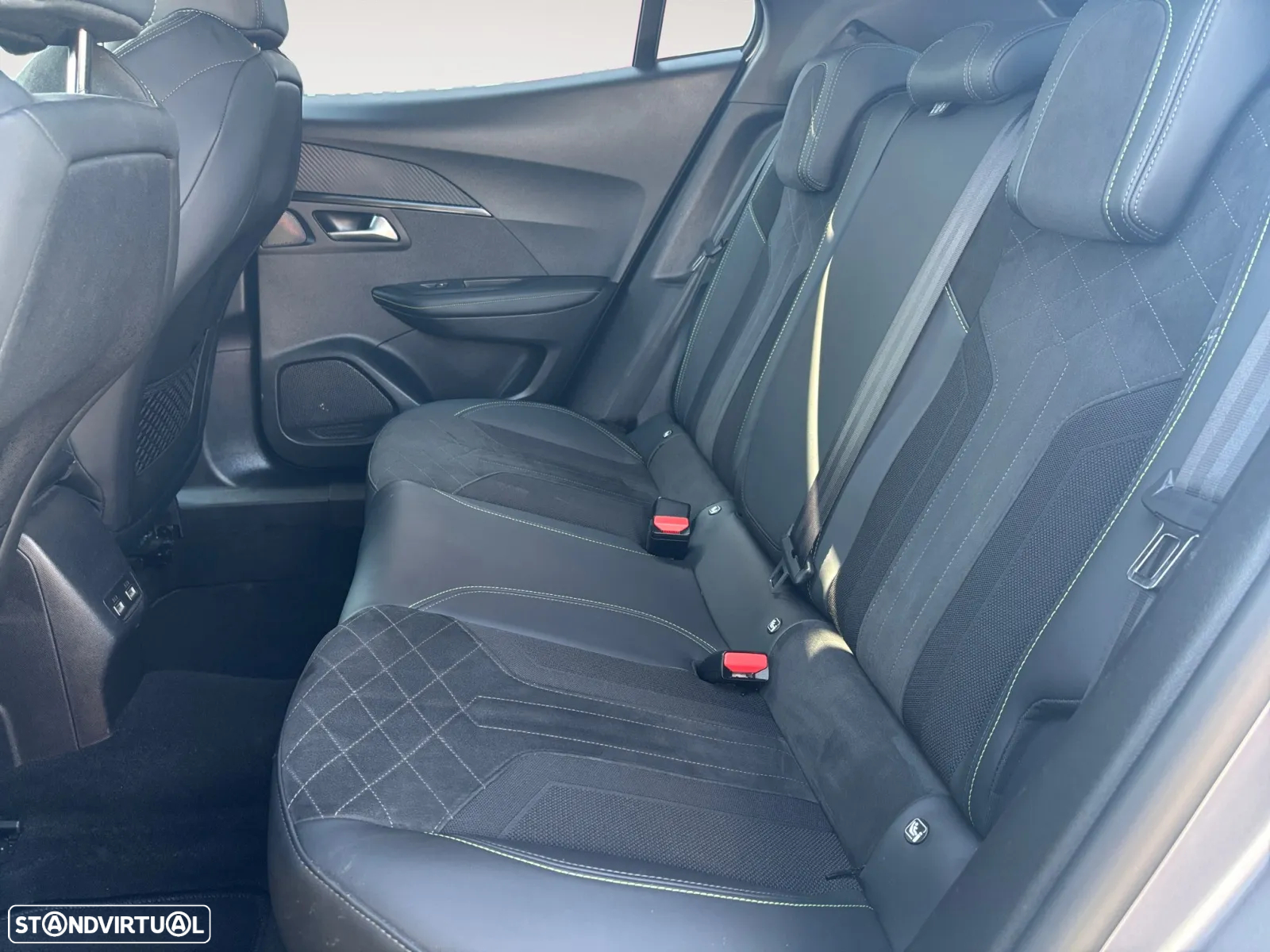 Peugeot 2008 1.5 BlueHDi GT EAT8 - 15